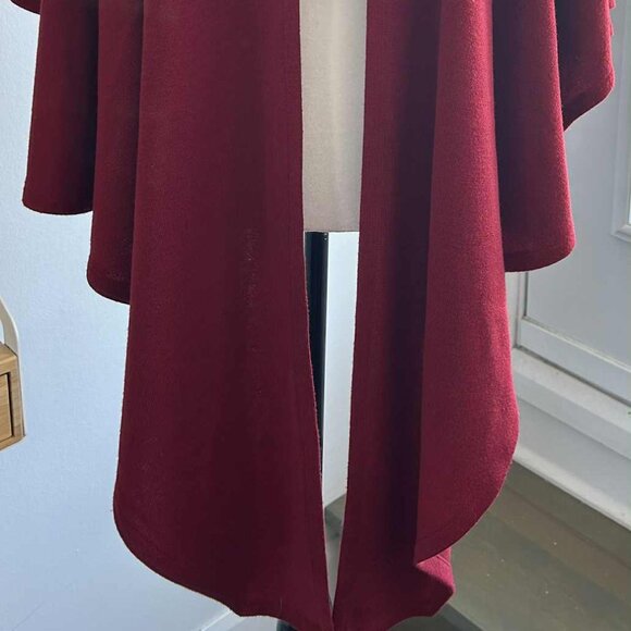 Anne Larochelle Garnet Hooded Knit Cape With Flower Tab Closure – One Size - Picture 12 of 14